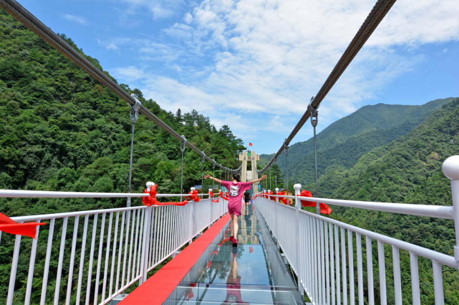 浙江临安秋季景点推荐，秋天临安旅游景点